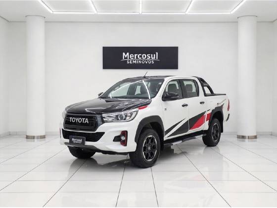 TOYOTA HILUX 2.8 GR SPORT 4X4 CD 16V DIESEL 4P AUTOMÁTICO TOYOTA HILUX 2.8 GR SPORT 4X4 CD 16V DIESEL 4P AUTOMÁTICO